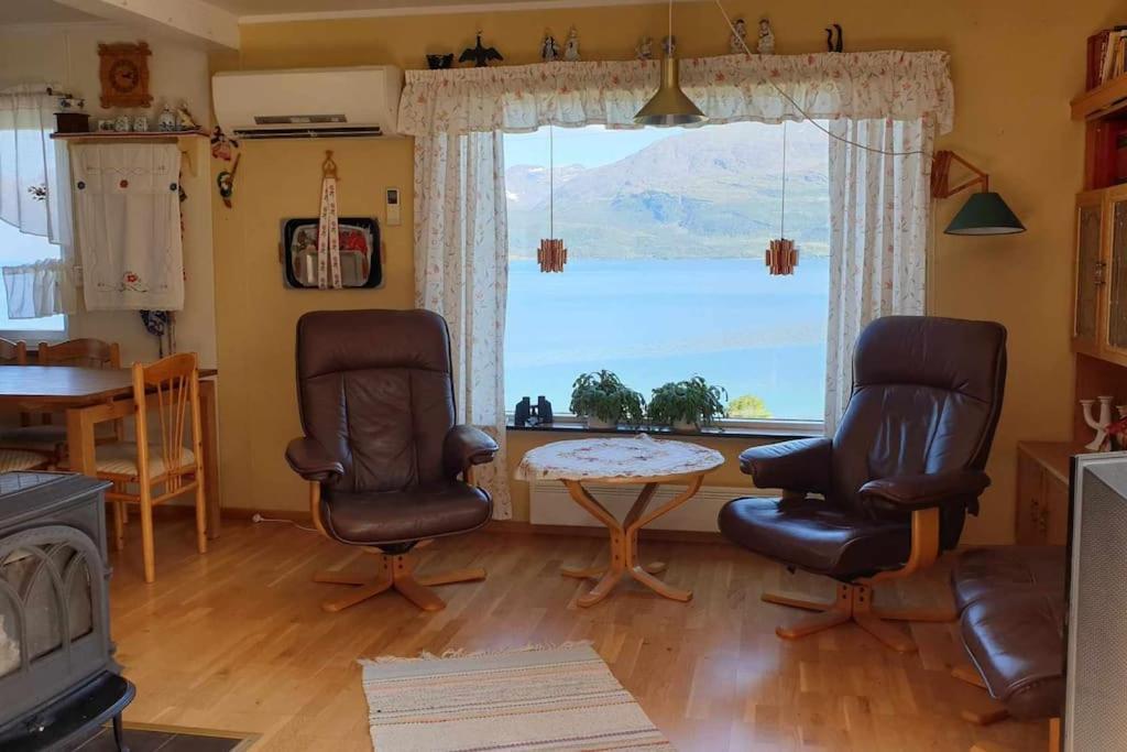Traditional Farm House Located Close To Fjord 灵塞德 外观 照片