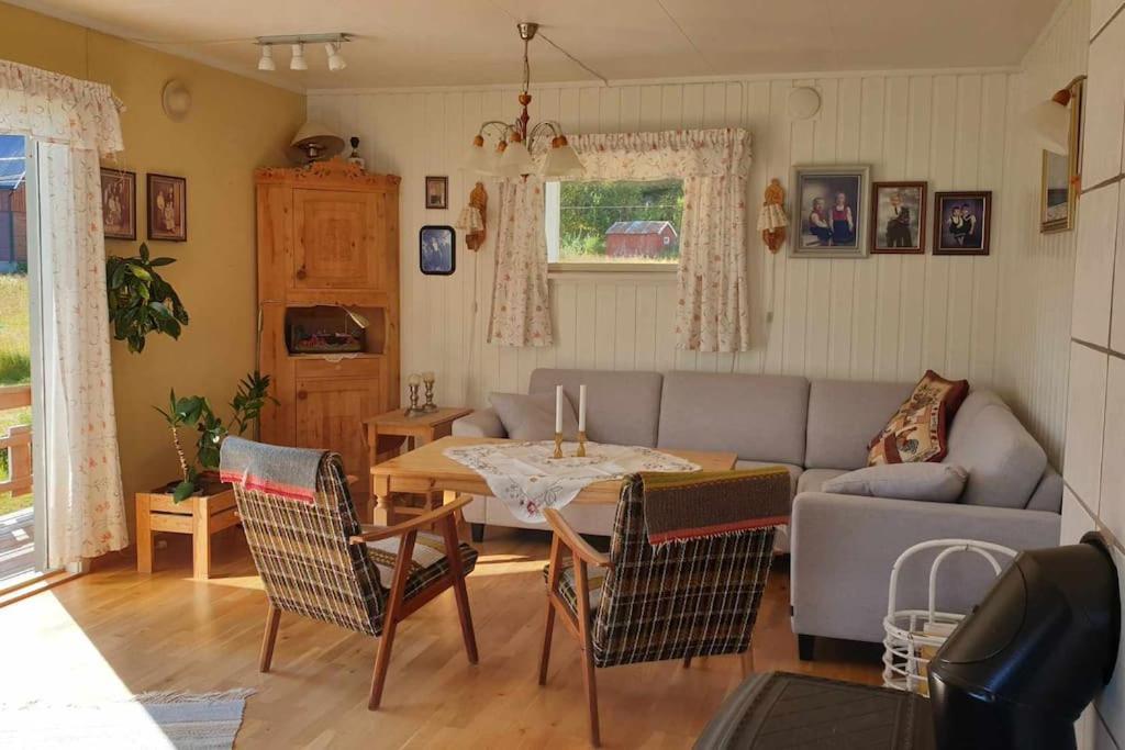 Traditional Farm House Located Close To Fjord 灵塞德 外观 照片
